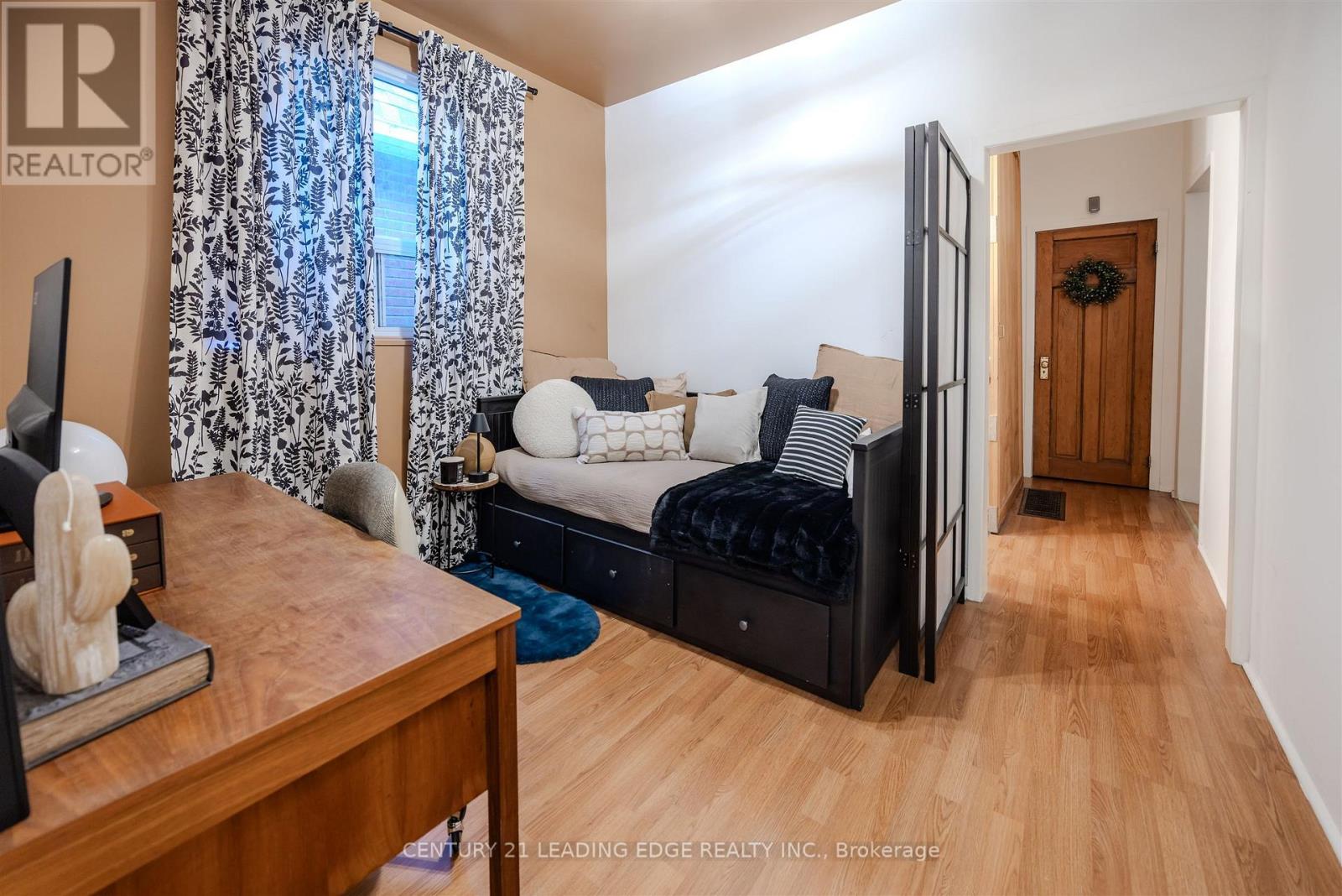 9 Balmy Avenue, Toronto, Ontario  M4E 1C7 - Photo 14 - E12471313