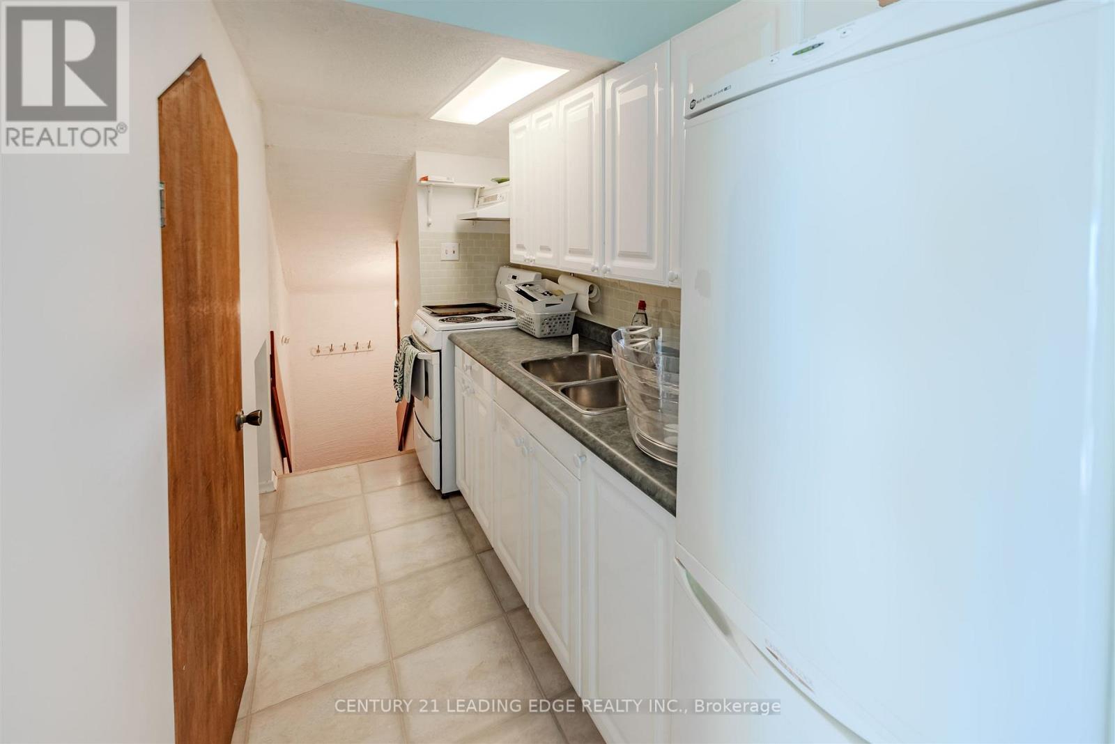 9 Balmy Avenue, Toronto, Ontario  M4E 1C7 - Photo 29 - E12471313