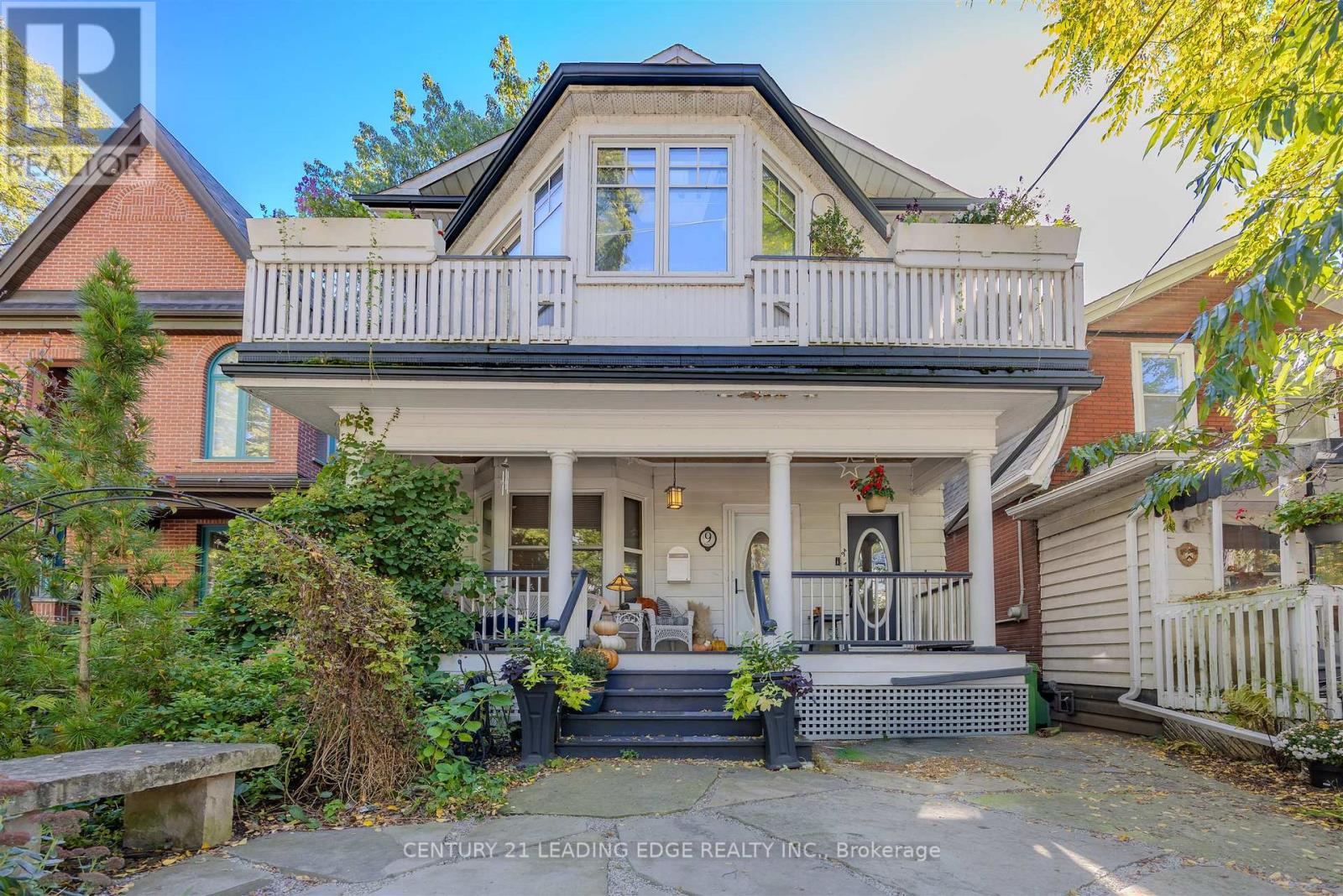 9 Balmy Avenue, Toronto, Ontario  M4E 1C7 - Photo 4 - E12471313
