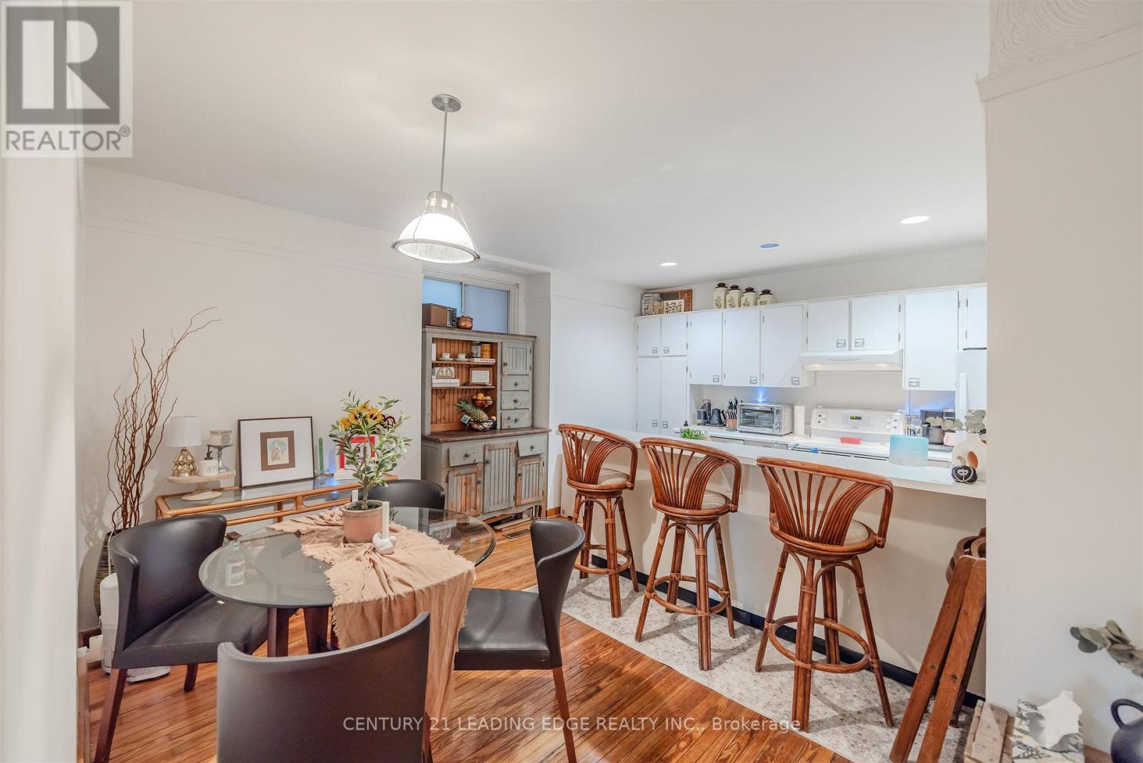 9 Balmy Avenue, Toronto, Ontario  M4E 1C7 - Photo 9 - E12471313