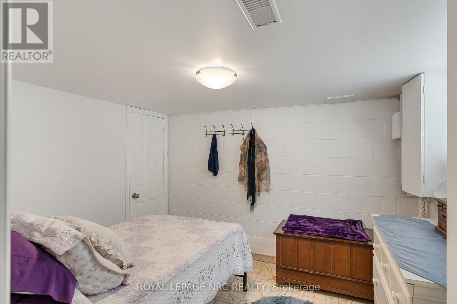 11 Cleveland Street, Thorold, Ontario  L2V 3K3 - Photo 12 - X12471381