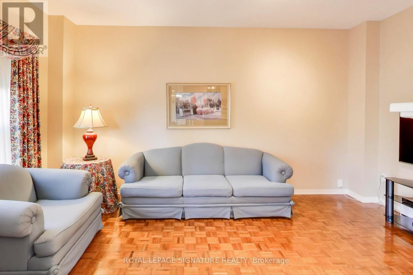 127 Mountcharles Crescent, Vaughan, Ontario  L6A 2J9 - Photo 17 - N12471190