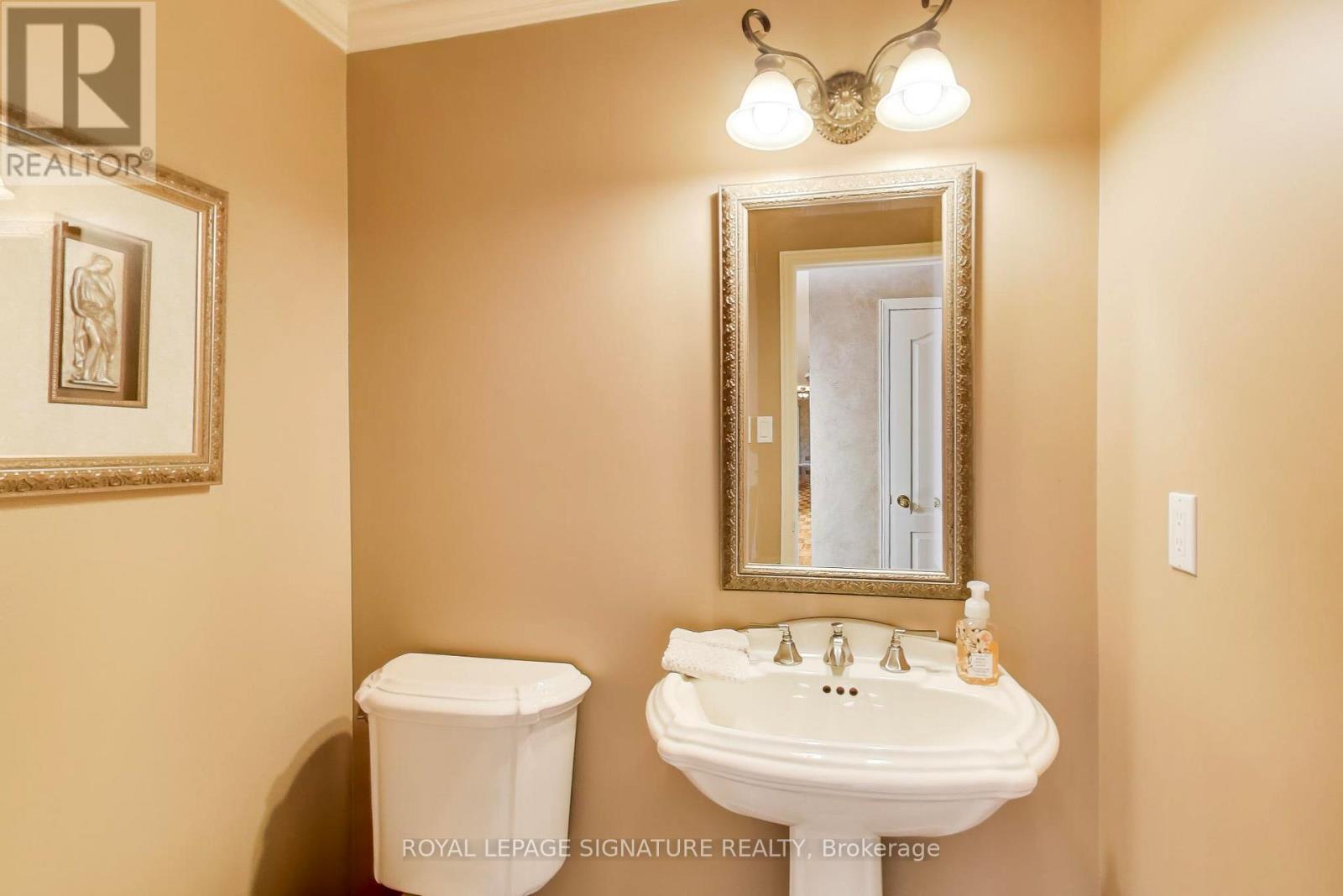 127 Mountcharles Crescent, Vaughan, Ontario  L6A 2J9 - Photo 19 - N12471190