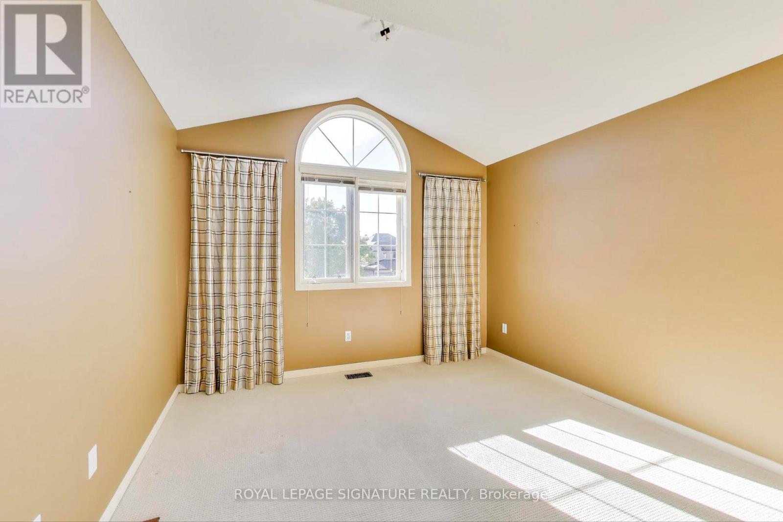 127 Mountcharles Crescent, Vaughan, Ontario  L6A 2J9 - Photo 32 - N12471190