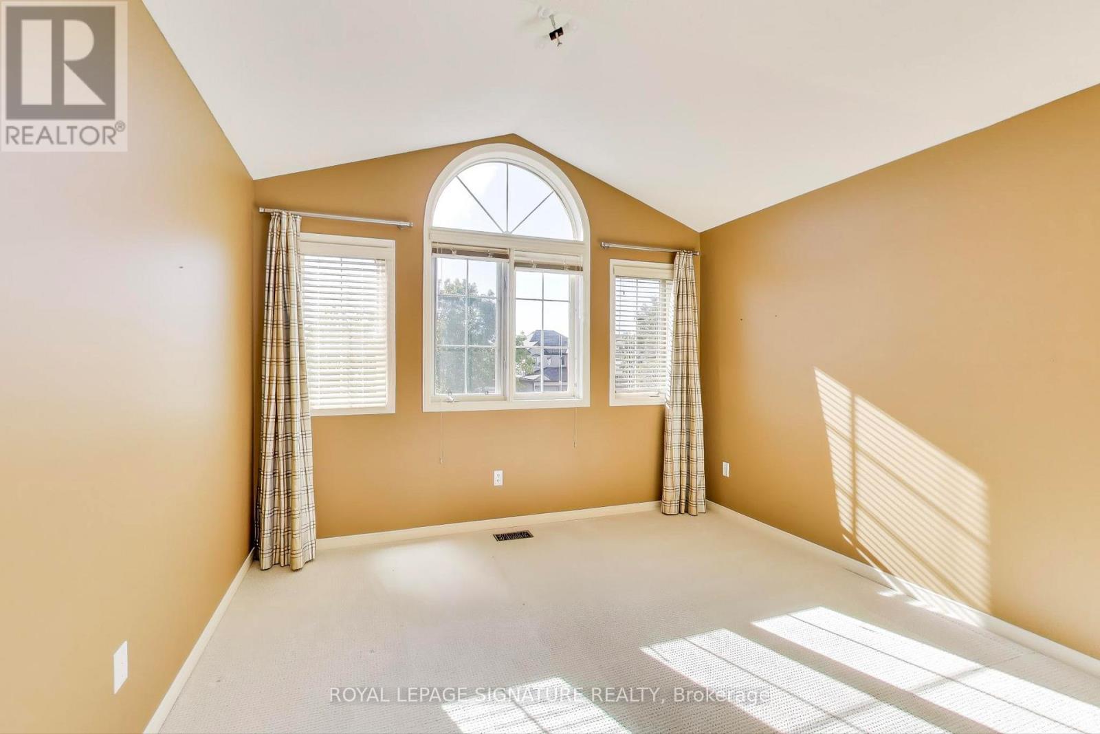 127 Mountcharles Crescent, Vaughan, Ontario  L6A 2J9 - Photo 33 - N12471190