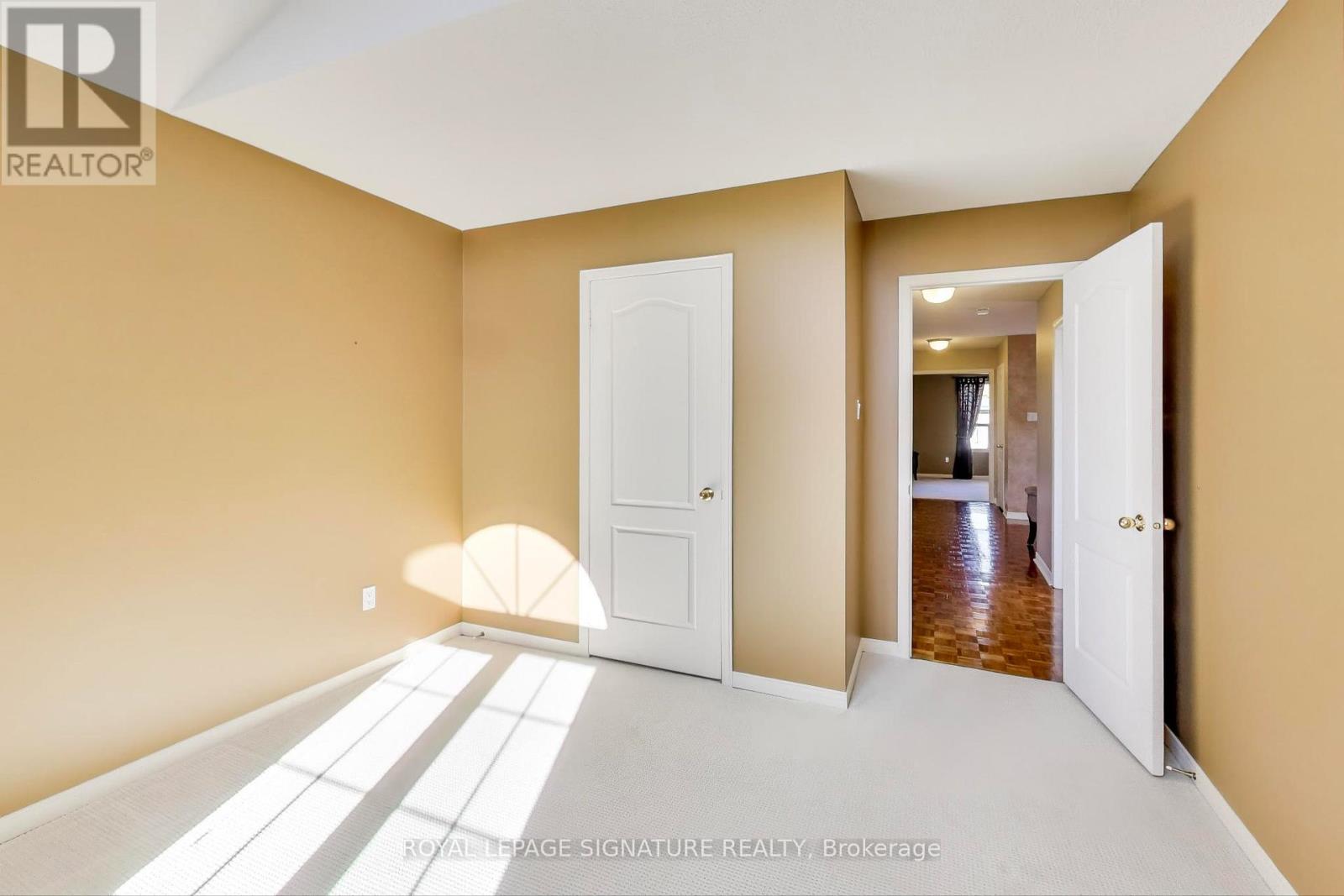 127 Mountcharles Crescent, Vaughan, Ontario  L6A 2J9 - Photo 34 - N12471190