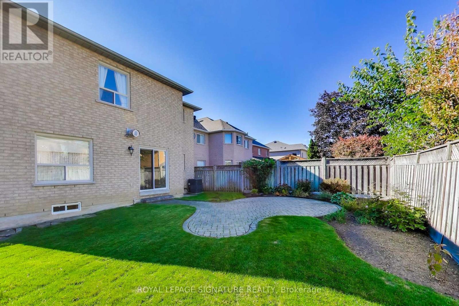127 Mountcharles Crescent, Vaughan, Ontario  L6A 2J9 - Photo 46 - N12471190