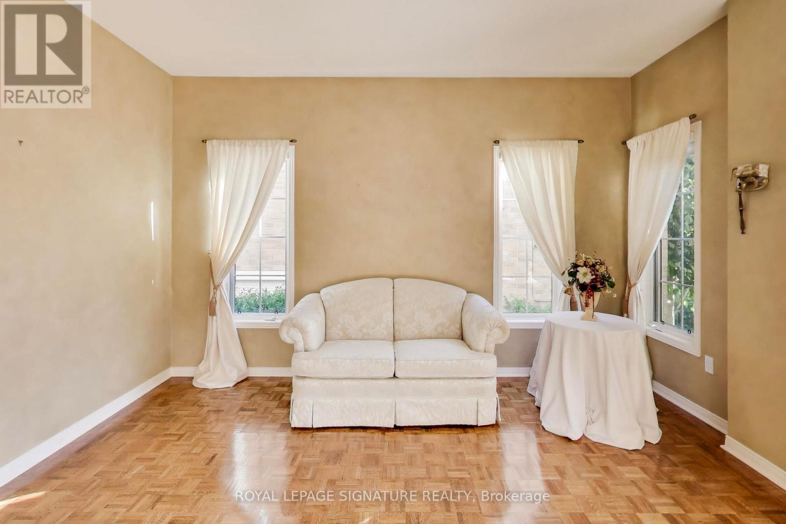 127 Mountcharles Crescent, Vaughan, Ontario  L6A 2J9 - Photo 6 - N12471190