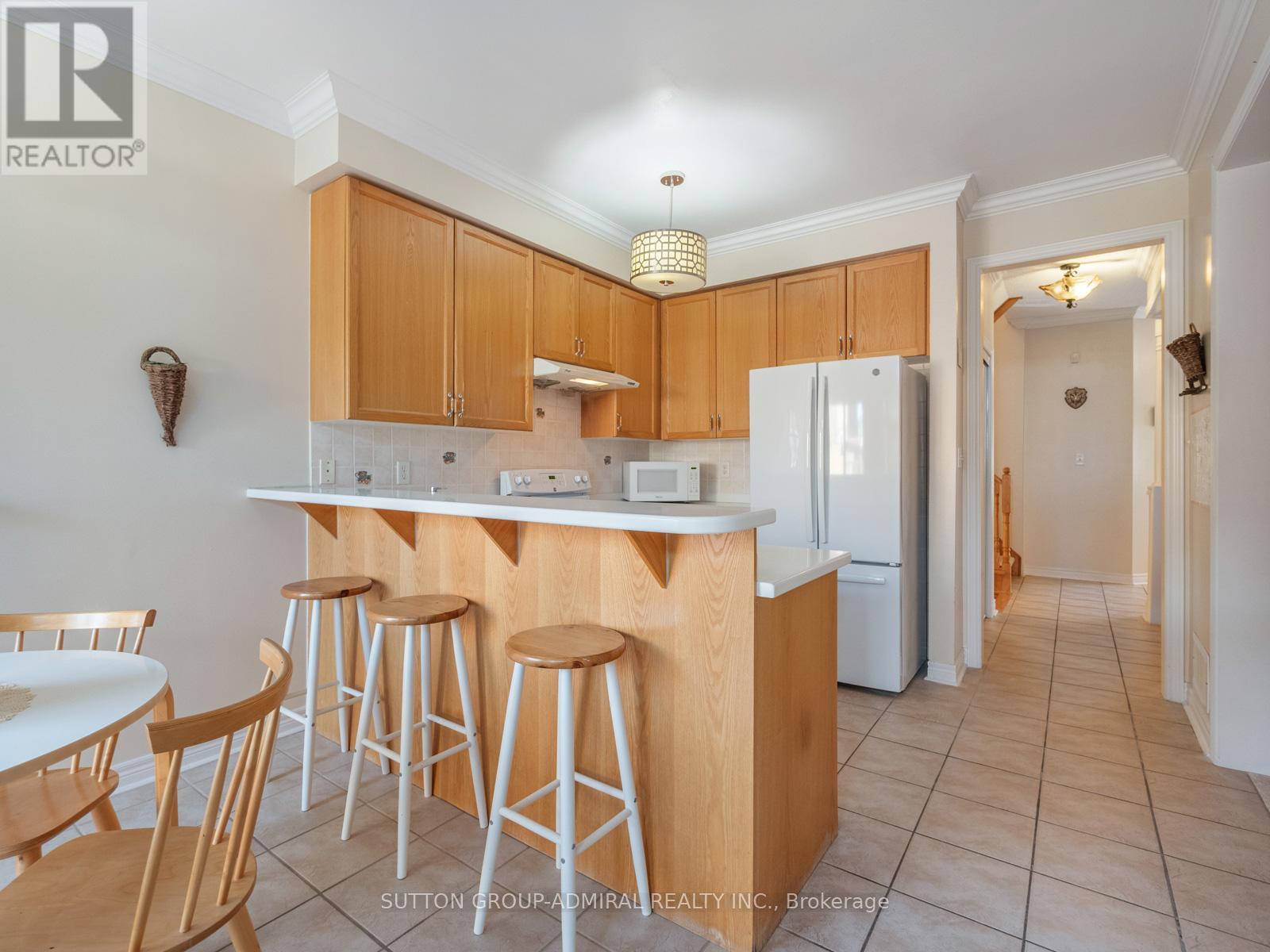 54 Golden Oak Avenue, Richmond Hill, Ontario  L4S 1Y5 - Photo 10 - N12471198