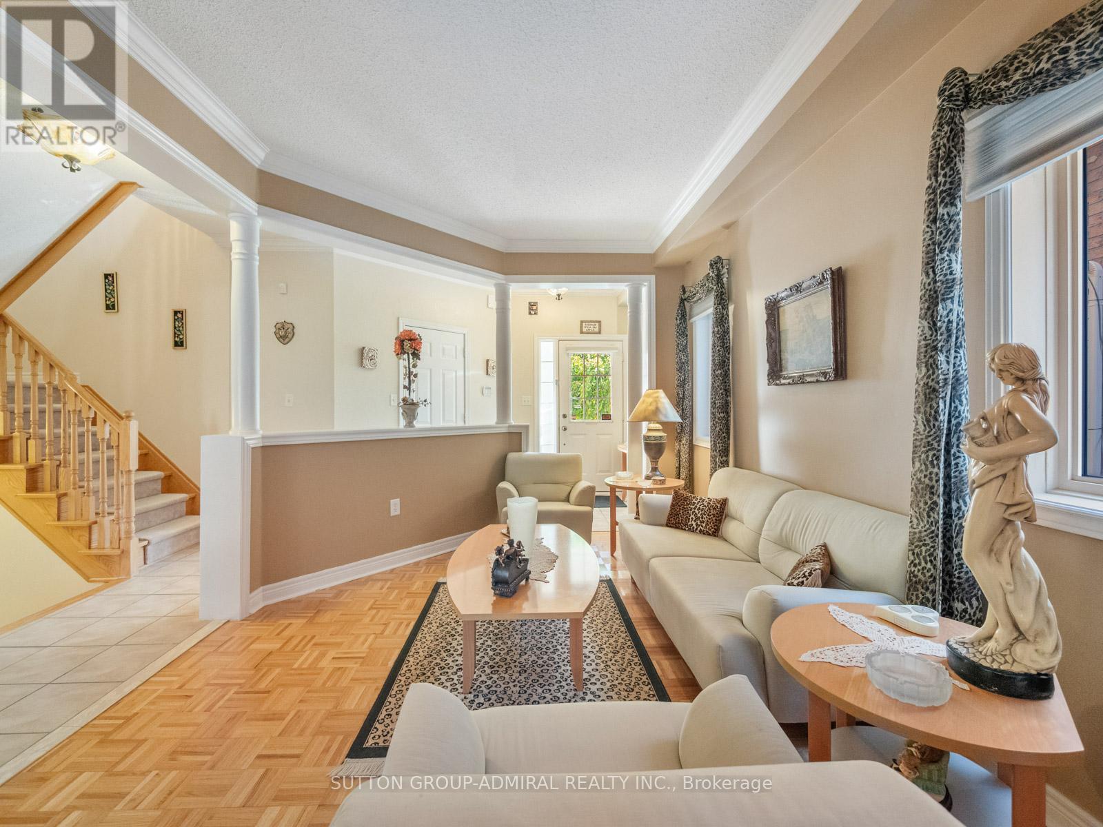 54 Golden Oak Avenue, Richmond Hill, Ontario  L4S 1Y5 - Photo 3 - N12471198