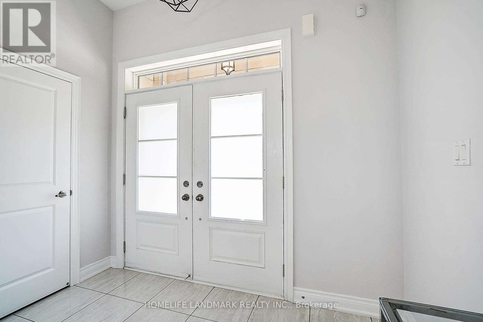 42 Mallery Street, Richmond Hill, Ontario  L4S 0J1 - Photo 5 - N12471211