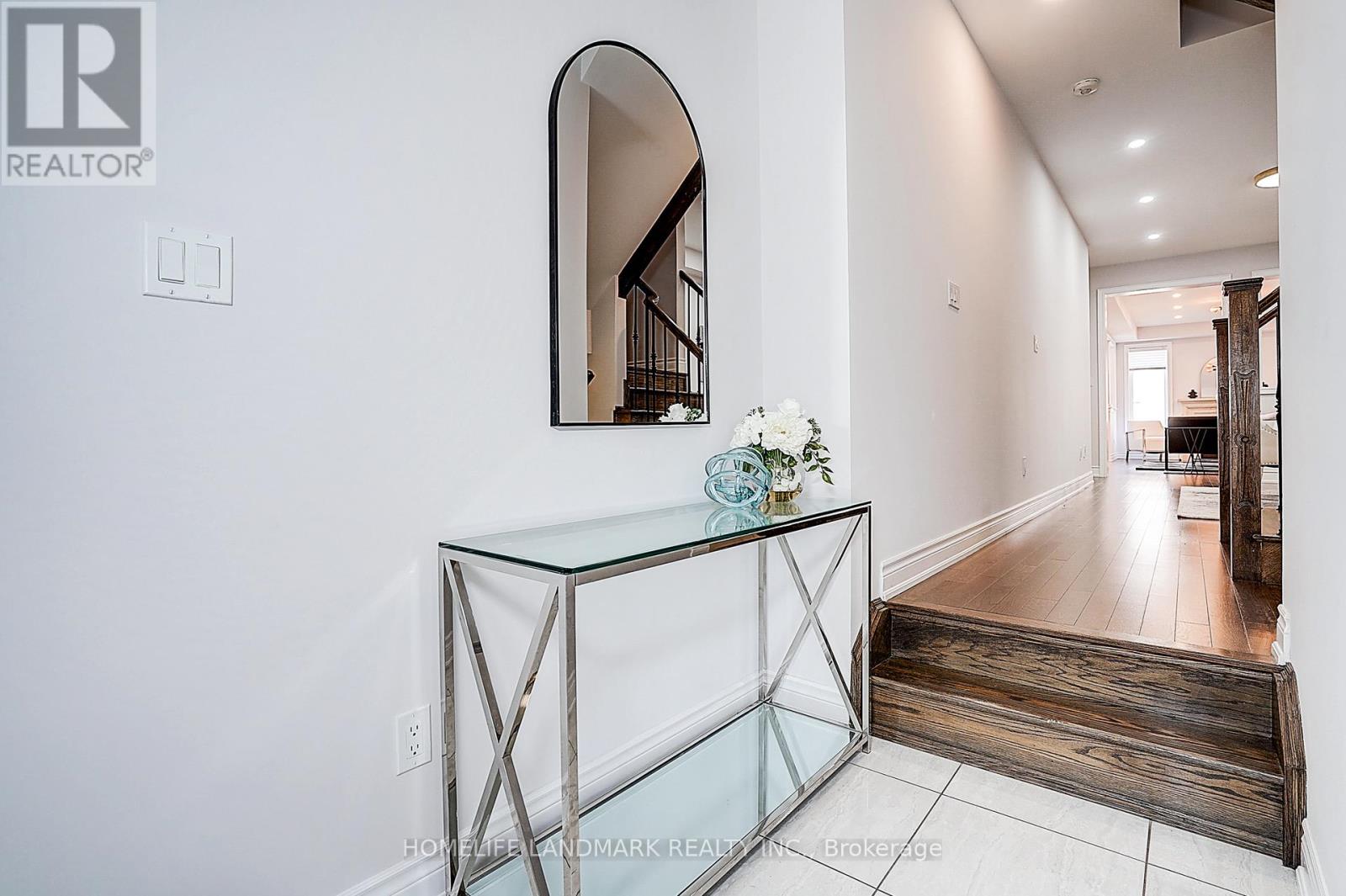 42 Mallery Street, Richmond Hill, Ontario  L4S 0J1 - Photo 7 - N12471211