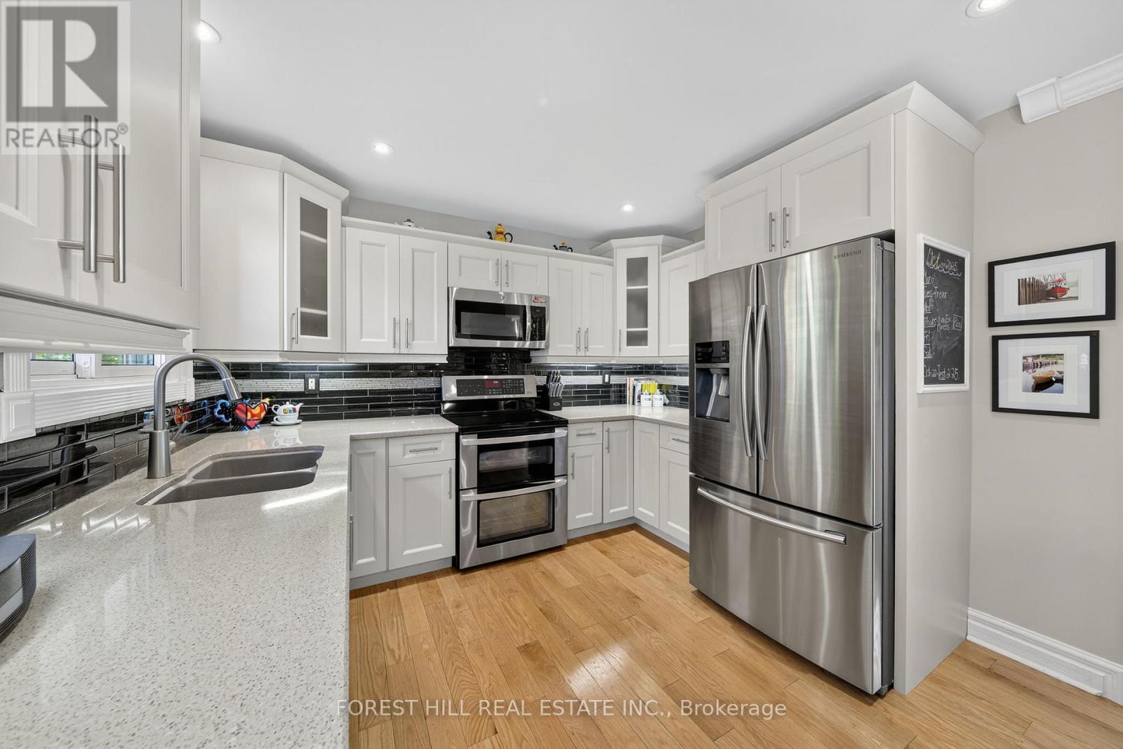 694 Cedar Path, Innisfil, Ontario  L9S 2H6 - Photo 12 - N12471219