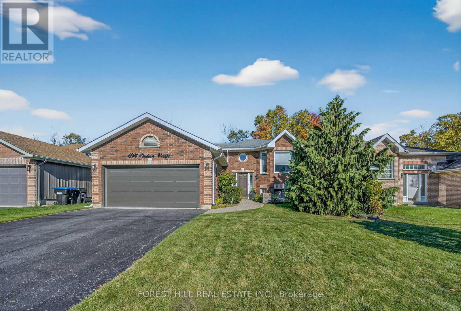 694 Cedar Path, Innisfil, Ontario  L9S 2H6 - Photo 2 - N12471219