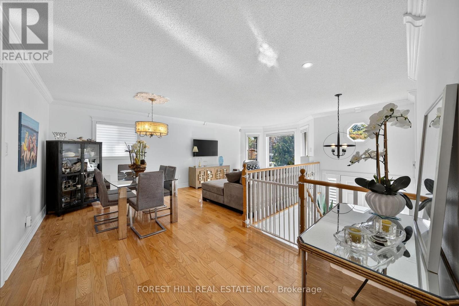 694 Cedar Path, Innisfil, Ontario  L9S 2H6 - Photo 5 - N12471219