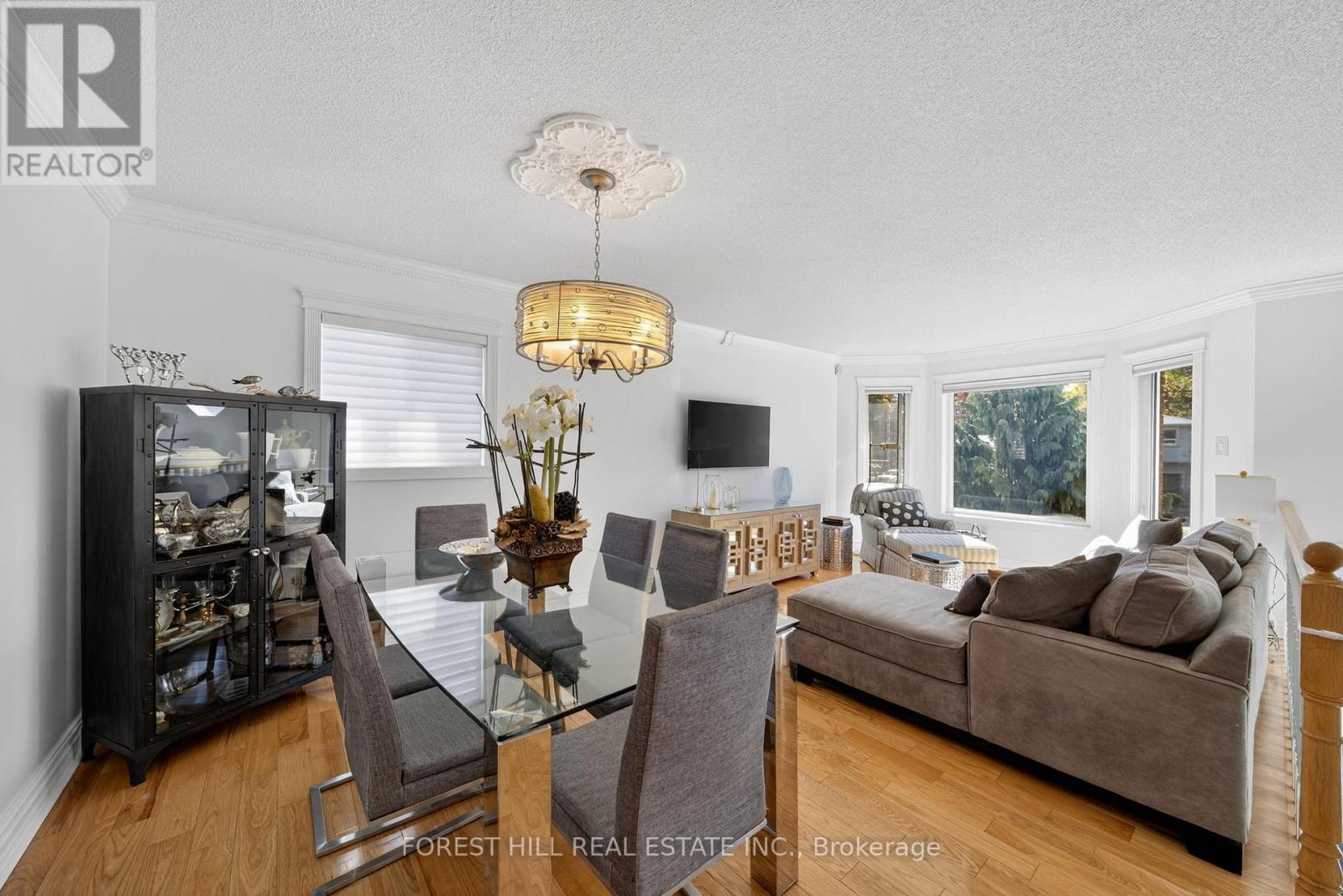 694 Cedar Path, Innisfil, Ontario  L9S 2H6 - Photo 6 - N12471219