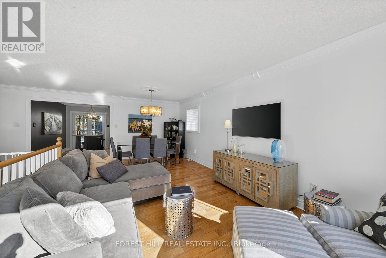 694 Cedar Path, Innisfil, Ontario  L9S 2H6 - Photo 8 - N12471219