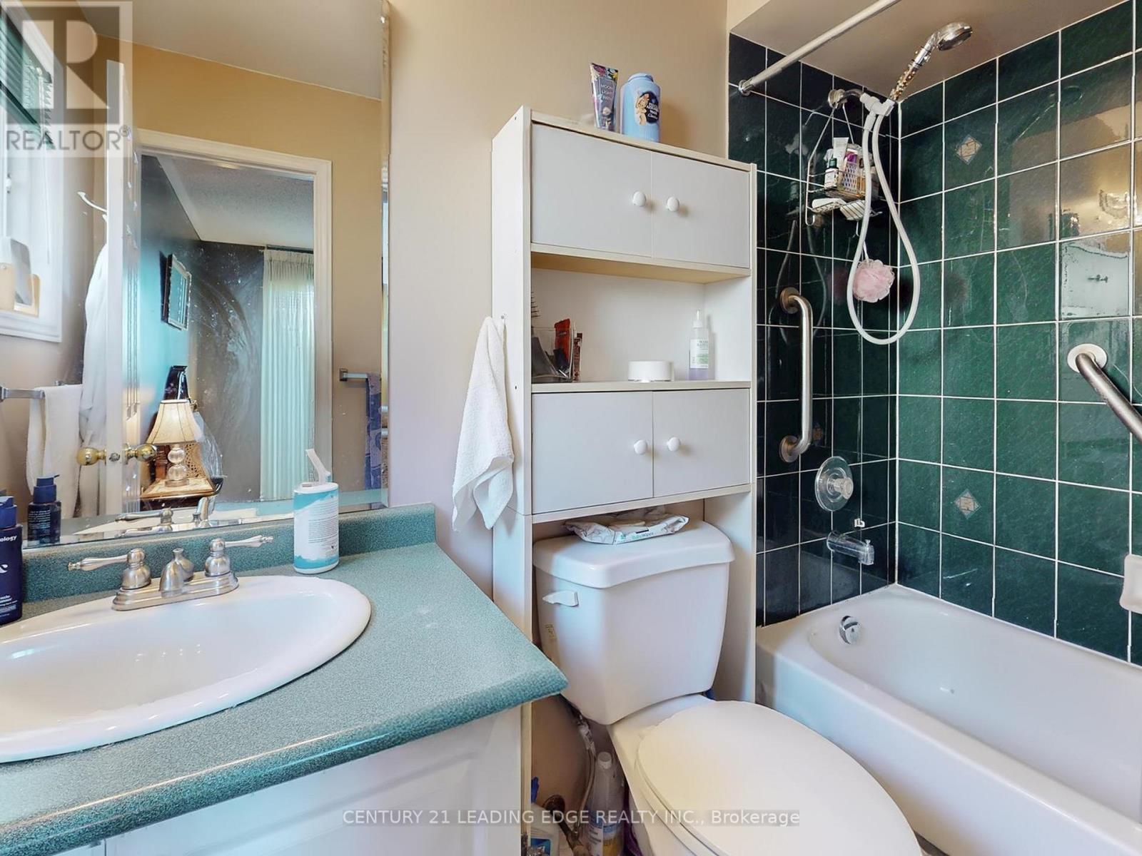 36 Opera Place, Vaughan, Ontario  L4L 8Y8 - Photo 18 - N12471224
