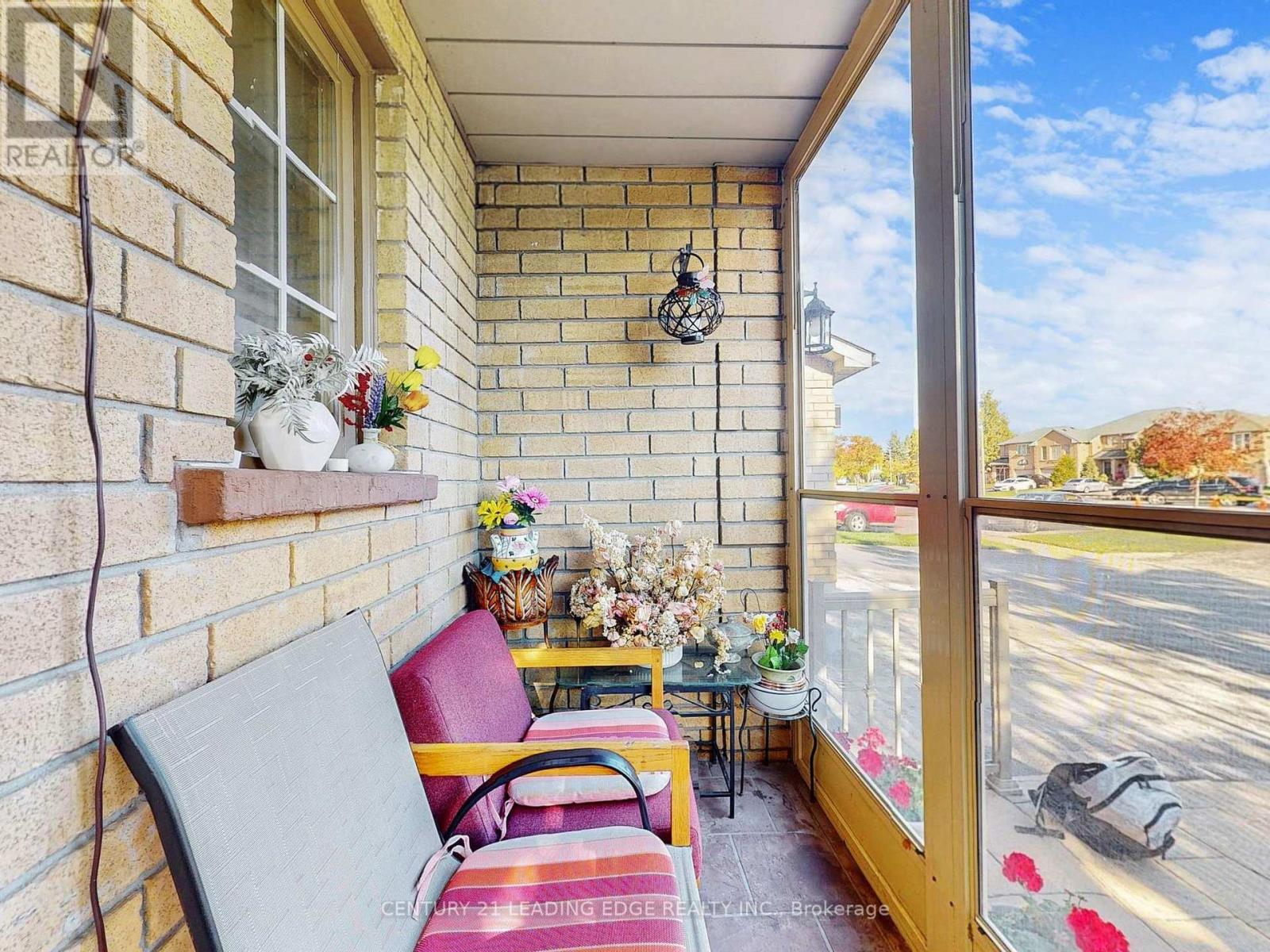 36 Opera Place, Vaughan, Ontario  L4L 8Y8 - Photo 4 - N12471224