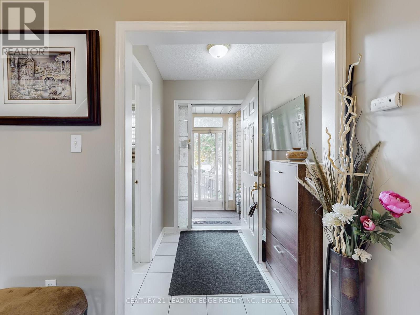 36 Opera Place, Vaughan, Ontario  L4L 8Y8 - Photo 5 - N12471224