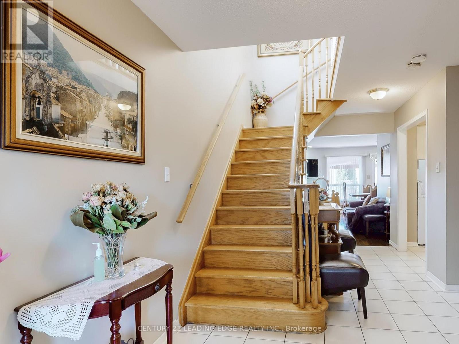 36 Opera Place, Vaughan, Ontario  L4L 8Y8 - Photo 6 - N12471224