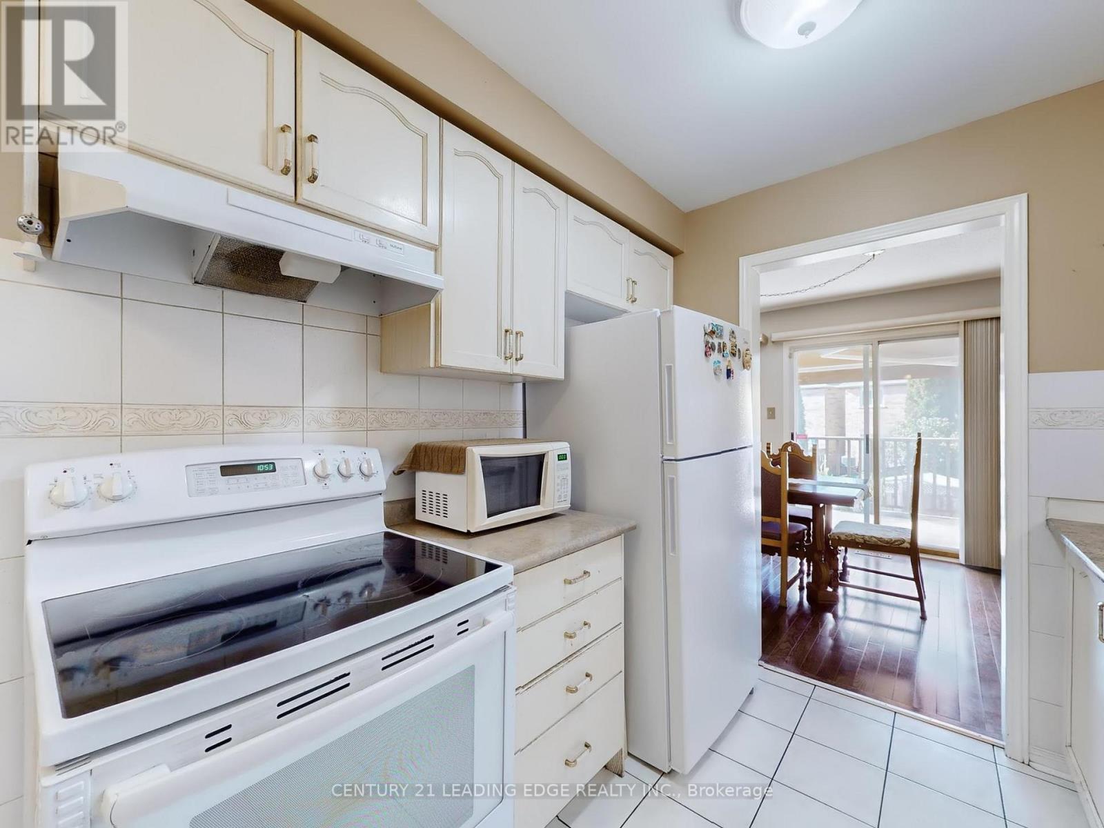 36 Opera Place, Vaughan, Ontario  L4L 8Y8 - Photo 8 - N12471224