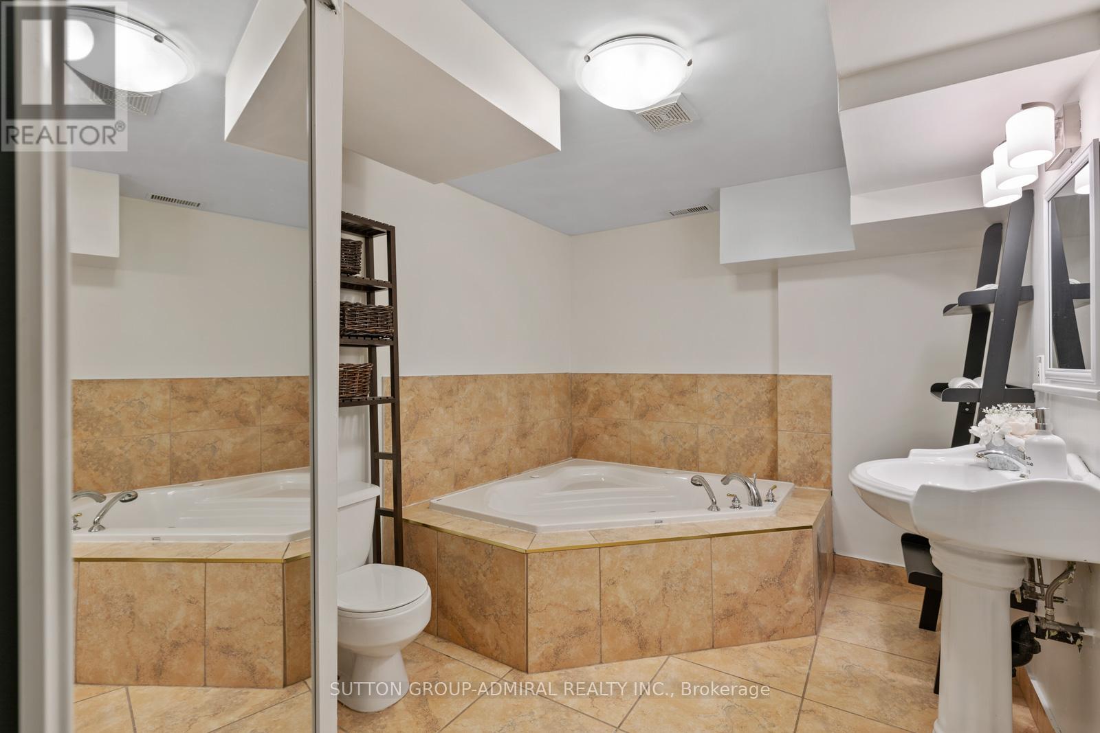 25 Umbria Crescent, Vaughan, Ontario  L4H 2E1 - Photo 29 - N12471240