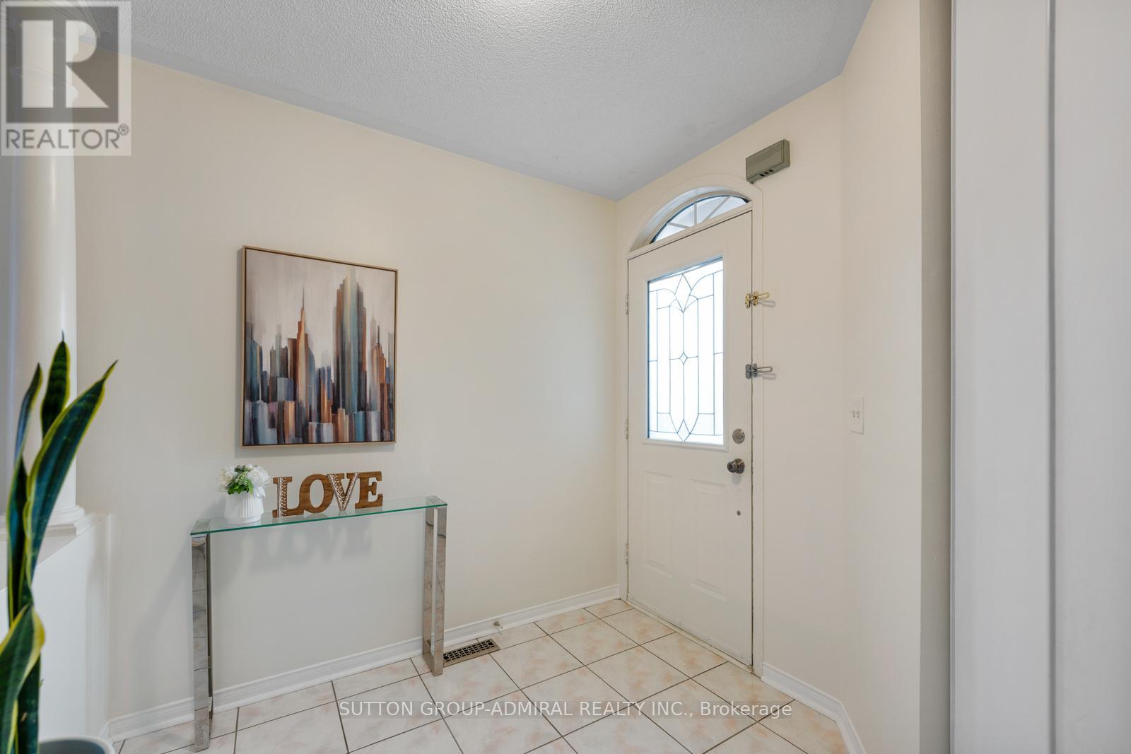 25 Umbria Crescent, Vaughan, Ontario  L4H 2E1 - Photo 3 - N12471240