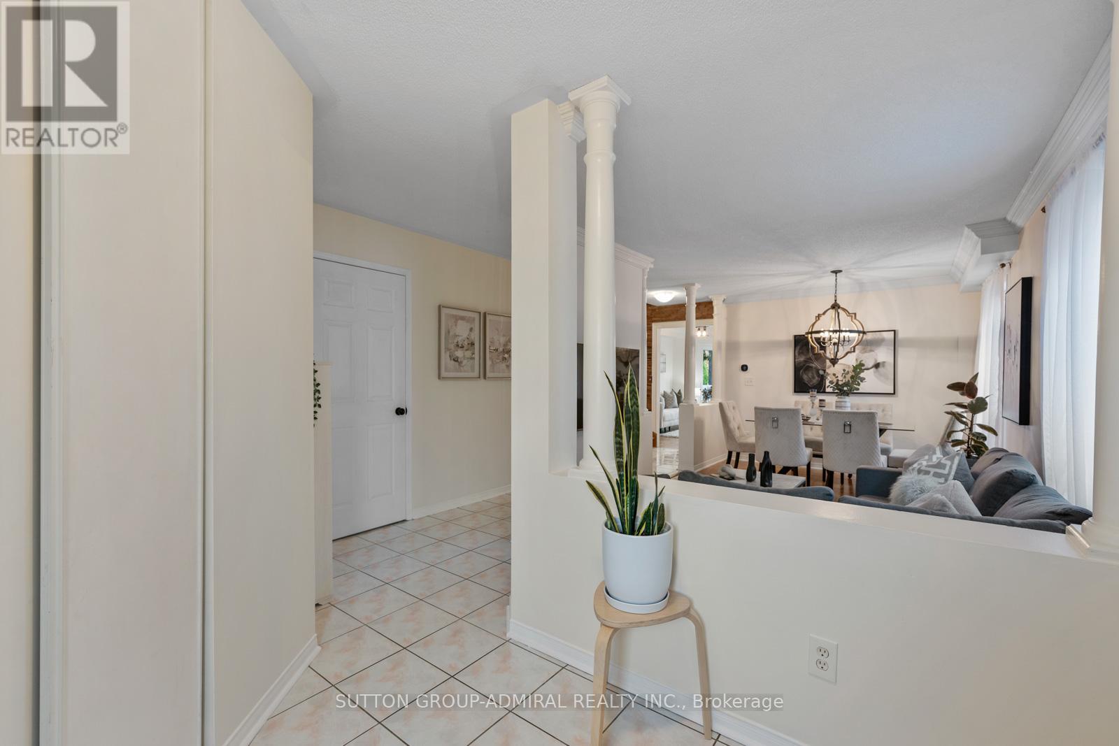 25 Umbria Crescent, Vaughan, Ontario  L4H 2E1 - Photo 5 - N12471240