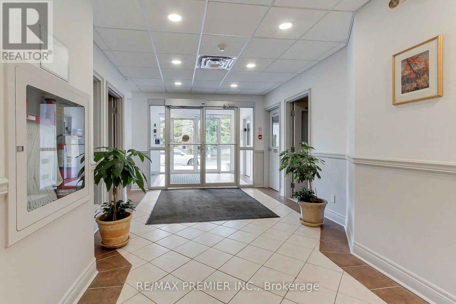 110 - 32 Church Street, King, Ontario  L0G 1T0 - Photo 2 - N12471254