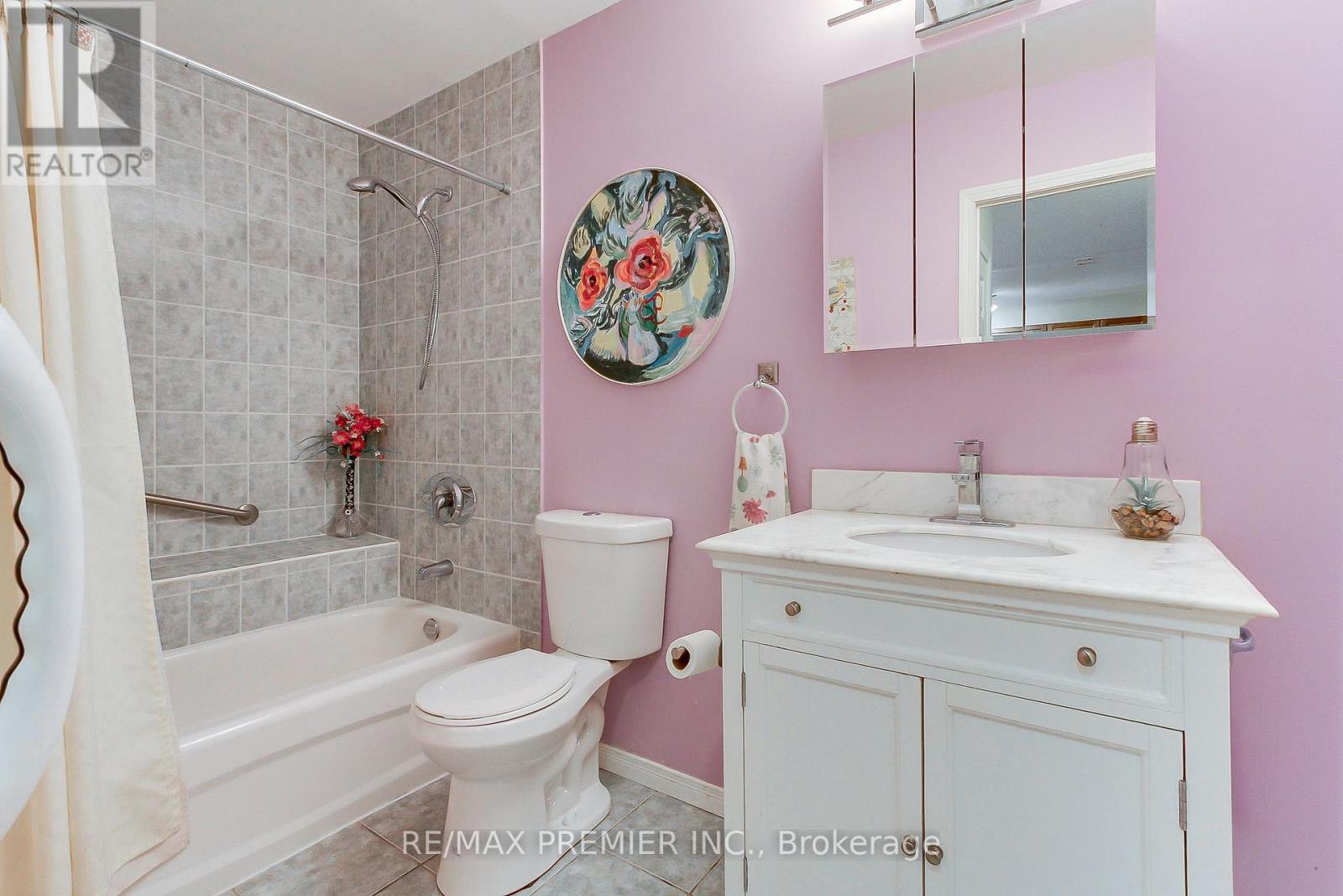 110 - 32 Church Street, King, Ontario  L0G 1T0 - Photo 21 - N12471254