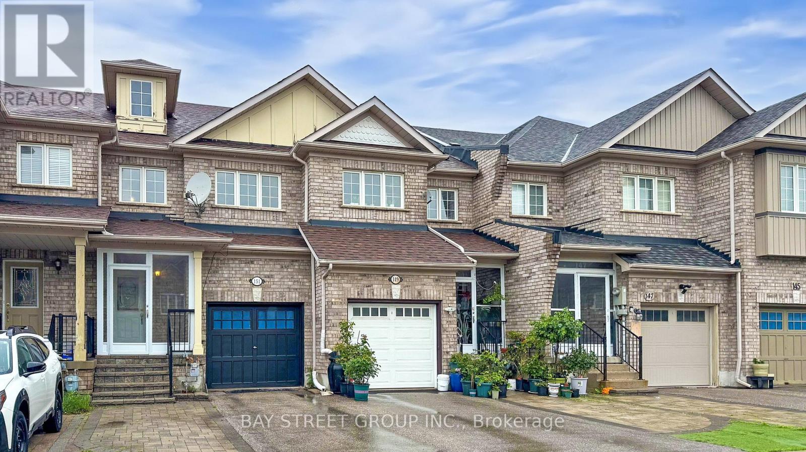 151 Amulet Crescent, Richmond Hill, Ontario  L4S 2T5 - Photo 2 - N12471261