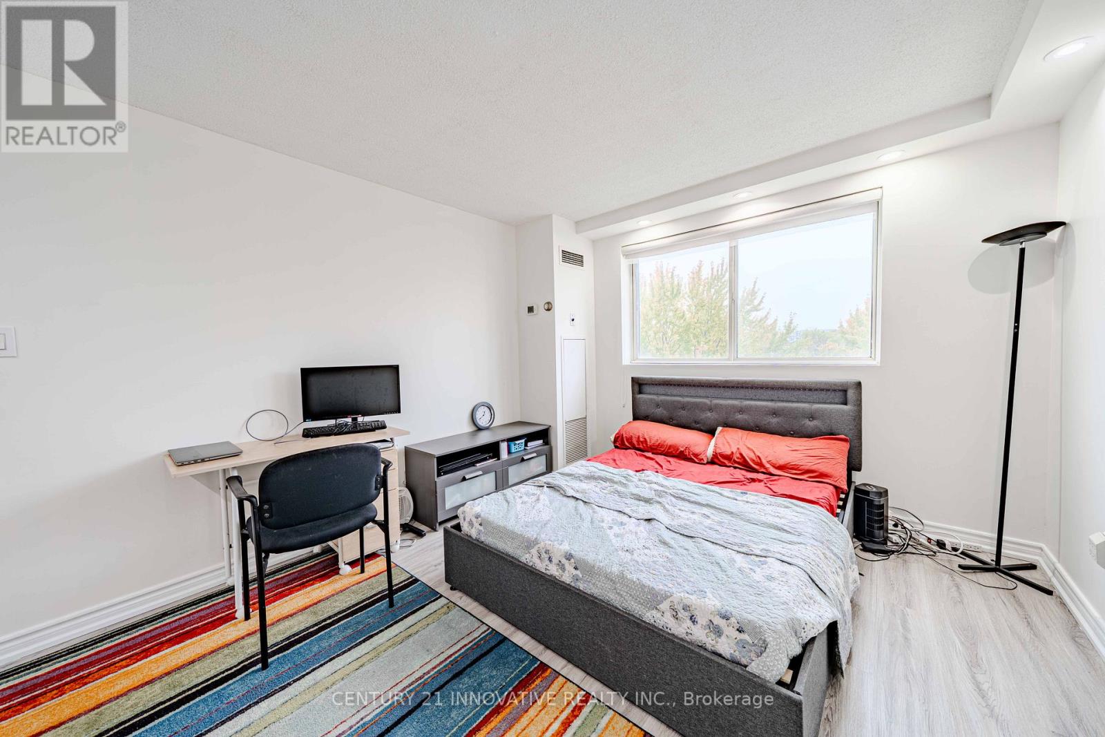 511 - 5 Weldrick Road W, Richmond Hill (North Richvale), Ontario  L4C 8S9 - Photo 11 - N12471272