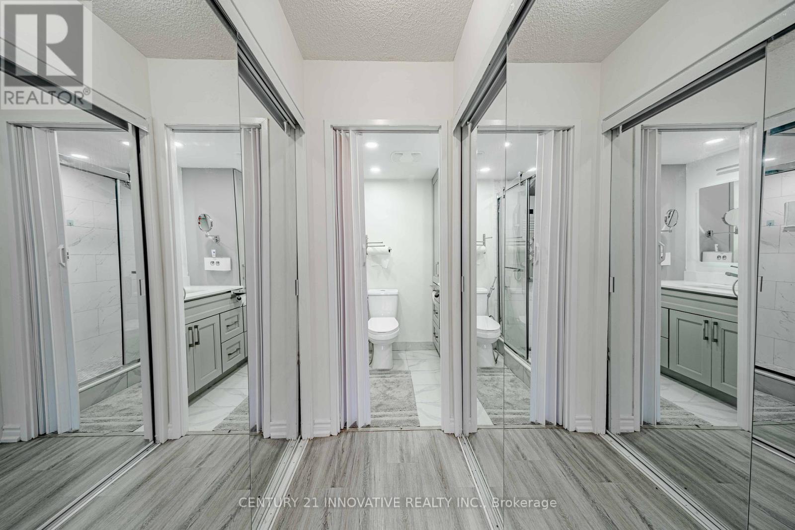 511 - 5 Weldrick Road W, Richmond Hill (North Richvale), Ontario  L4C 8S9 - Photo 13 - N12471272