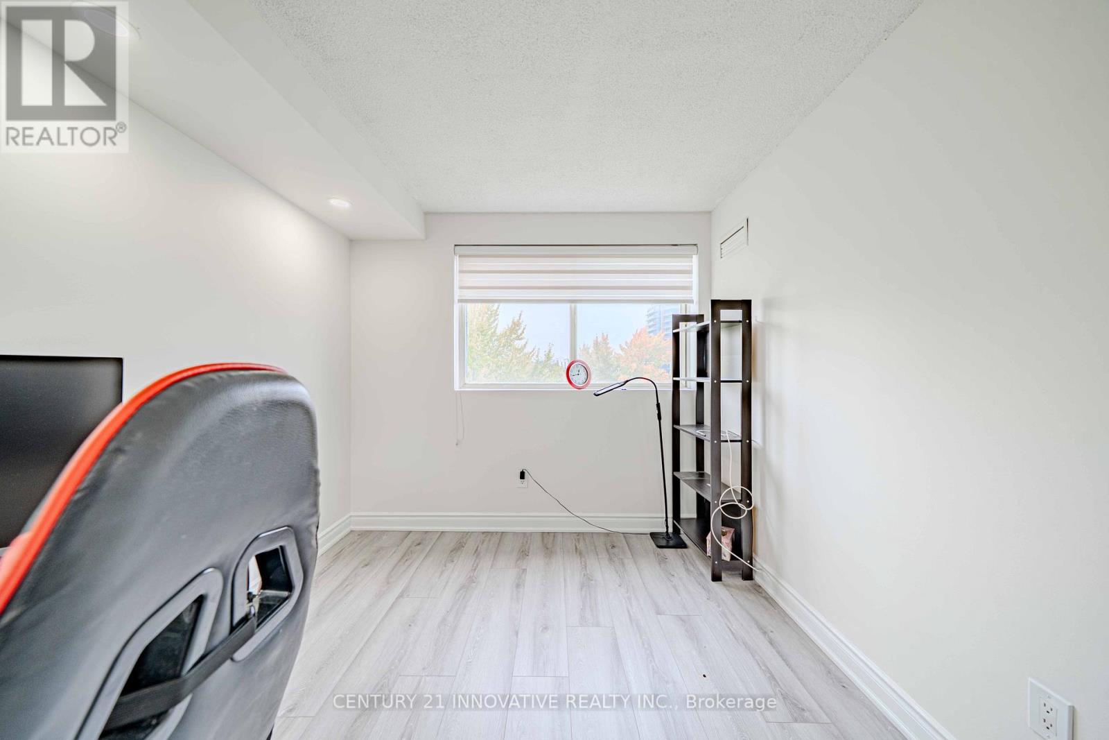 511 - 5 Weldrick Road W, Richmond Hill (North Richvale), Ontario  L4C 8S9 - Photo 17 - N12471272
