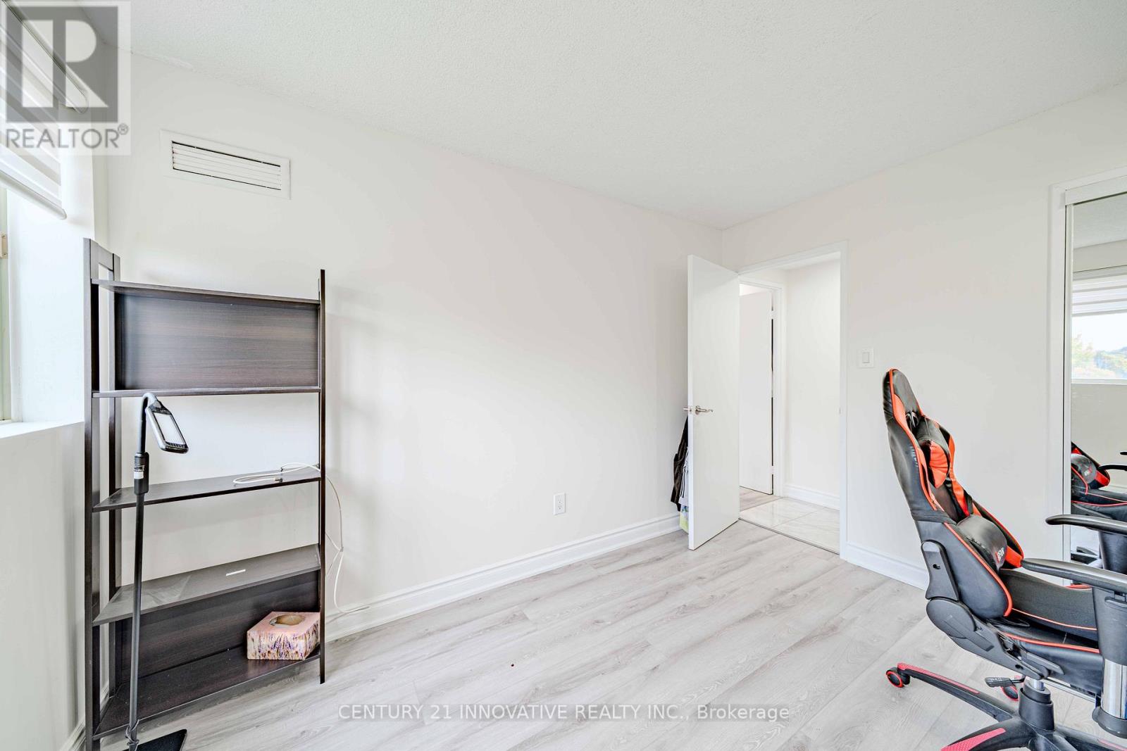 511 - 5 Weldrick Road W, Richmond Hill (North Richvale), Ontario  L4C 8S9 - Photo 20 - N12471272