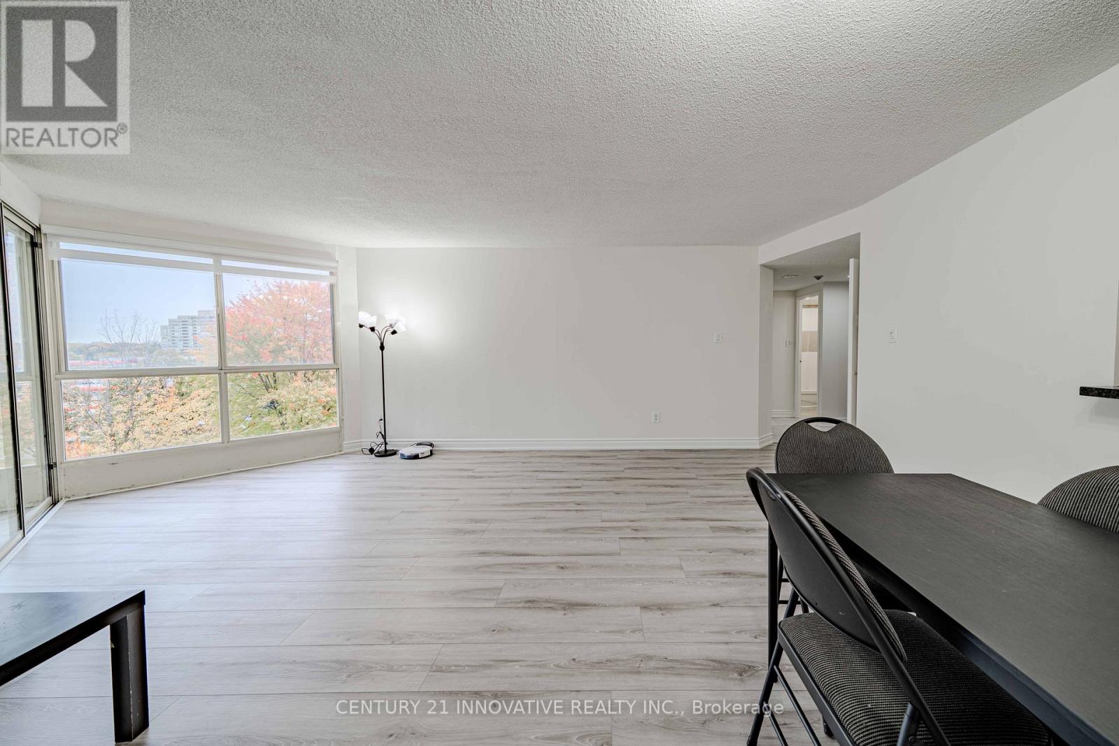 511 - 5 Weldrick Road W, Richmond Hill (North Richvale), Ontario  L4C 8S9 - Photo 6 - N12471272