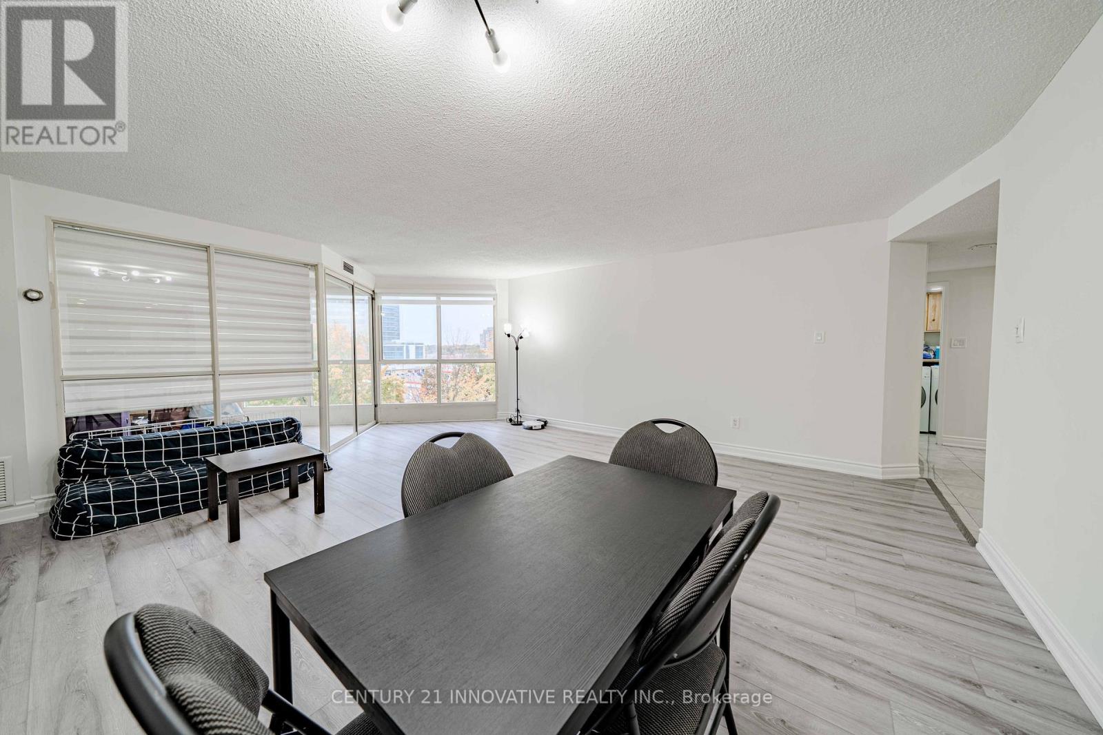 511 - 5 Weldrick Road W, Richmond Hill (North Richvale), Ontario  L4C 8S9 - Photo 7 - N12471272