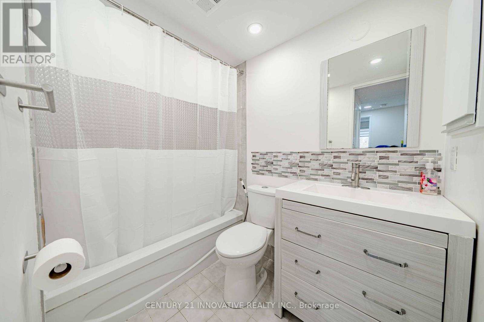 511 - 5 Weldrick Road W, Richmond Hill (North Richvale), Ontario  L4C 8S9 - Photo 8 - N12471272