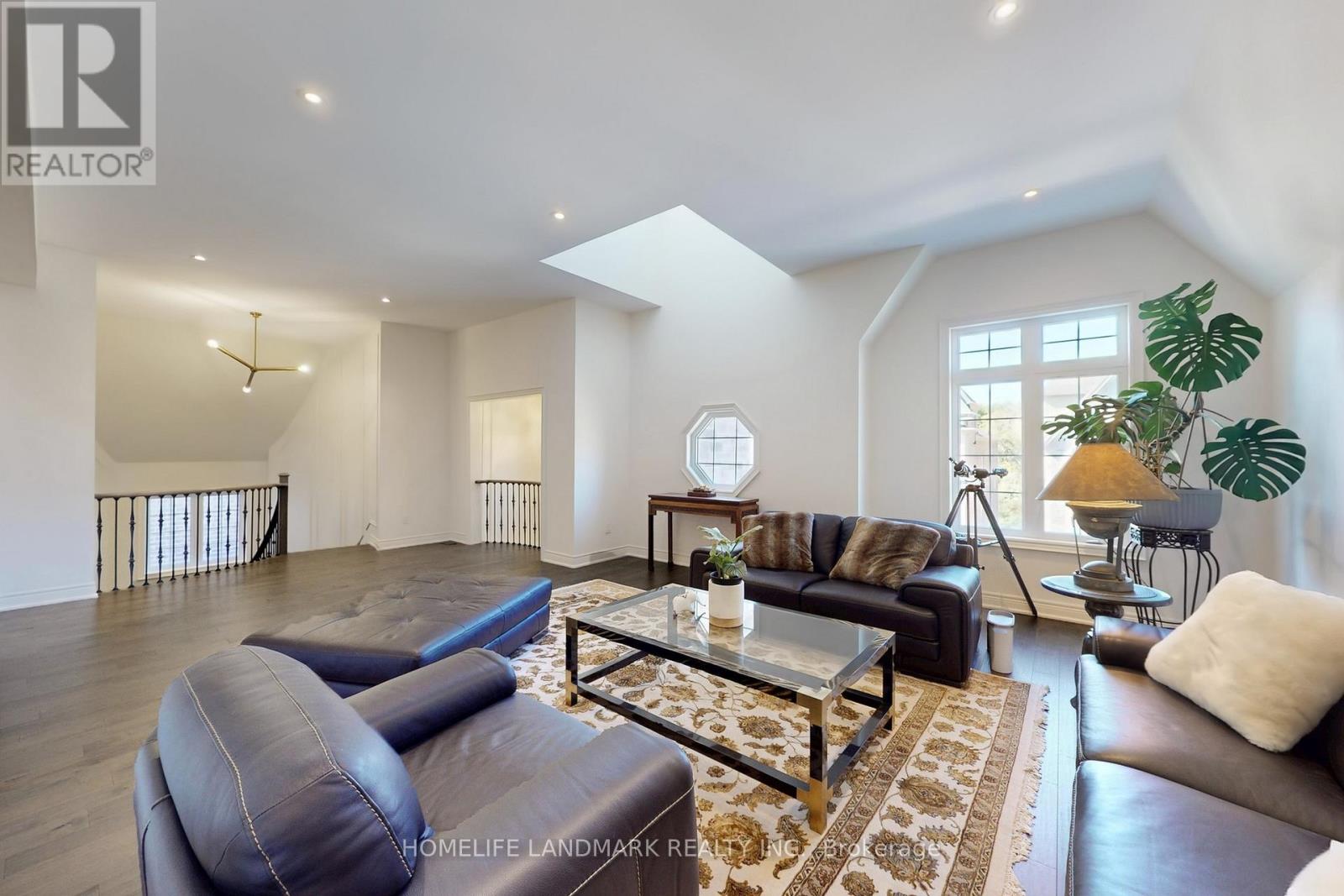 213 Farrell Road, Vaughan, Ontario  L6A 4W6 - Photo 21 - N12471312