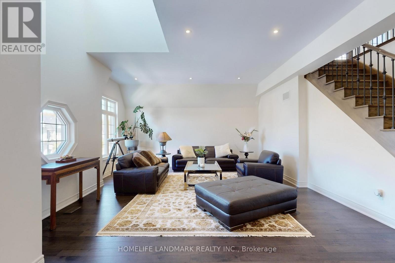 213 Farrell Road, Vaughan, Ontario  L6A 4W6 - Photo 22 - N12471312