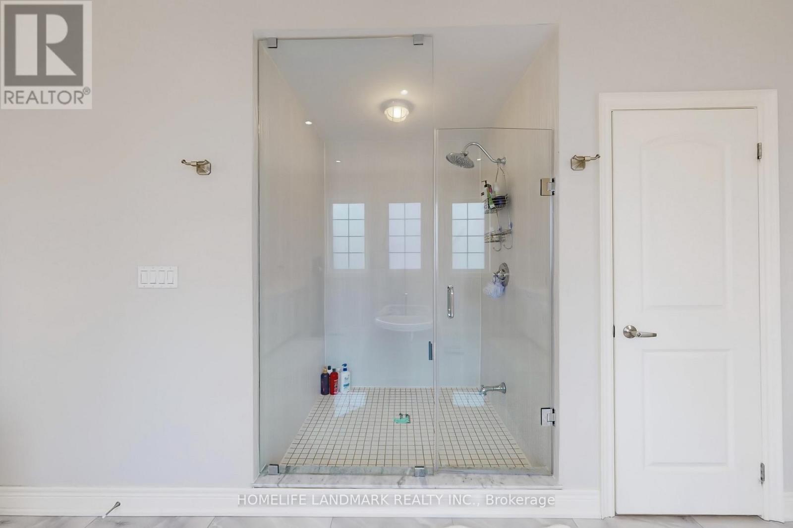 213 Farrell Road, Vaughan, Ontario  L6A 4W6 - Photo 29 - N12471312