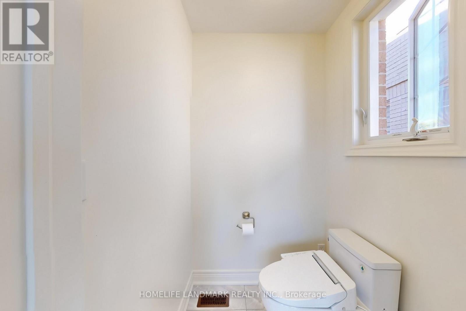 213 Farrell Road, Vaughan, Ontario  L6A 4W6 - Photo 30 - N12471312