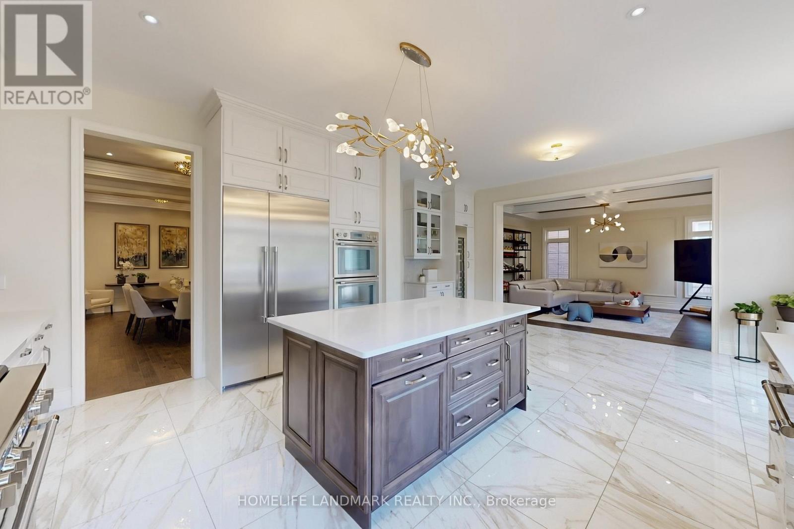 213 Farrell Road, Vaughan, Ontario  L6A 4W6 - Photo 6 - N12471312