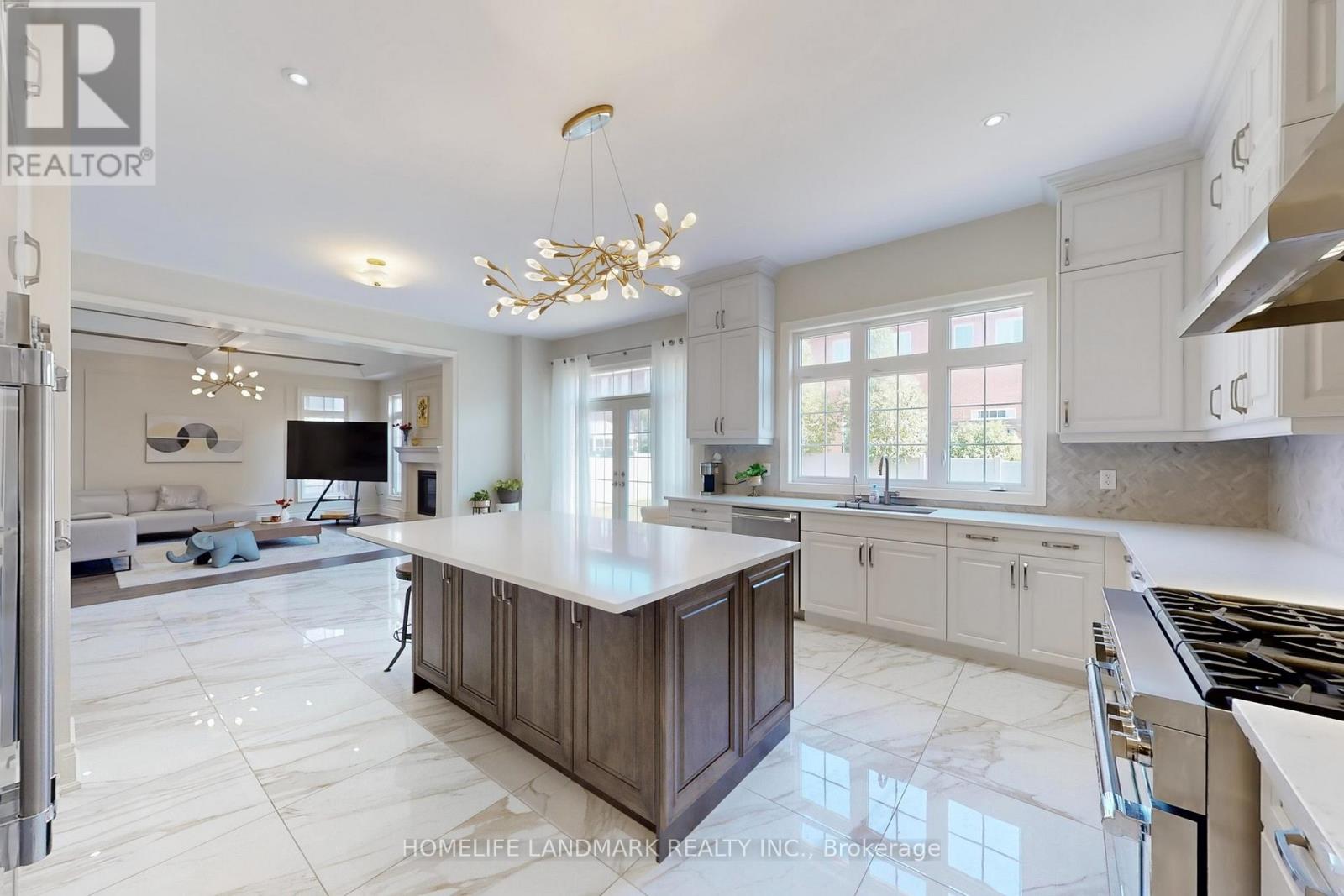 213 Farrell Road, Vaughan, Ontario  L6A 4W6 - Photo 7 - N12471312