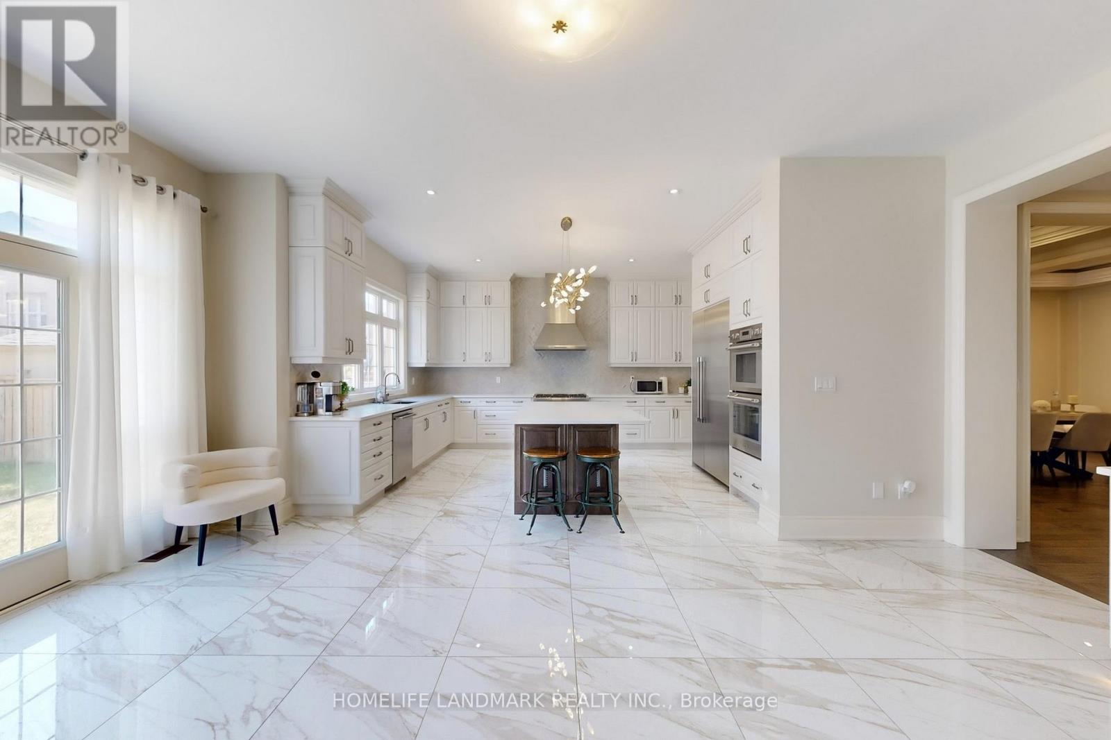 213 Farrell Road, Vaughan, Ontario  L6A 4W6 - Photo 8 - N12471312