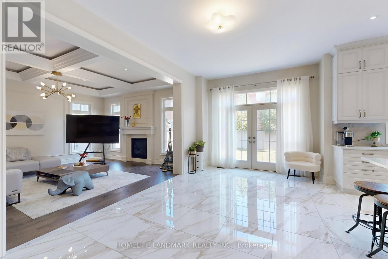 213 Farrell Road, Vaughan, Ontario  L6A 4W6 - Photo 9 - N12471312