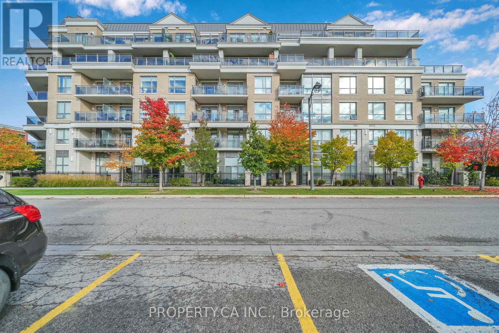 518 - 111 Civic Square Gate, Aurora, Ontario  L4G 0S6 - Photo 3 - N12471331