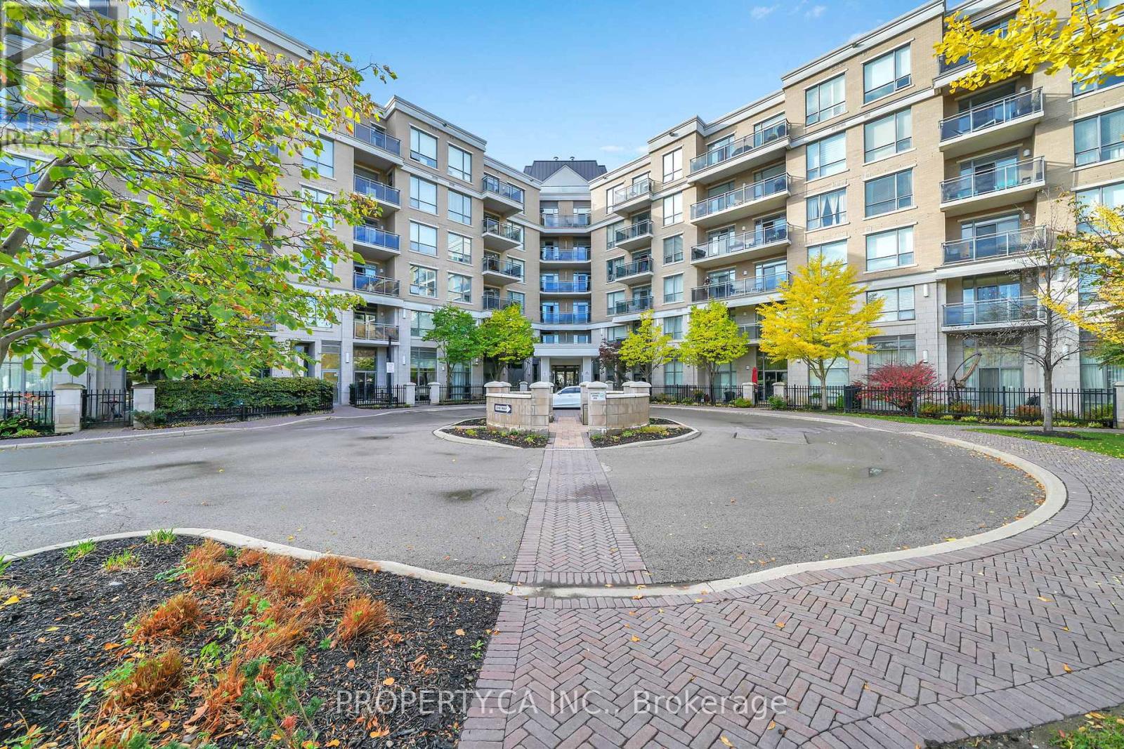 518 - 111 Civic Square Gate, Aurora, Ontario  L4G 0S6 - Photo 5 - N12471331