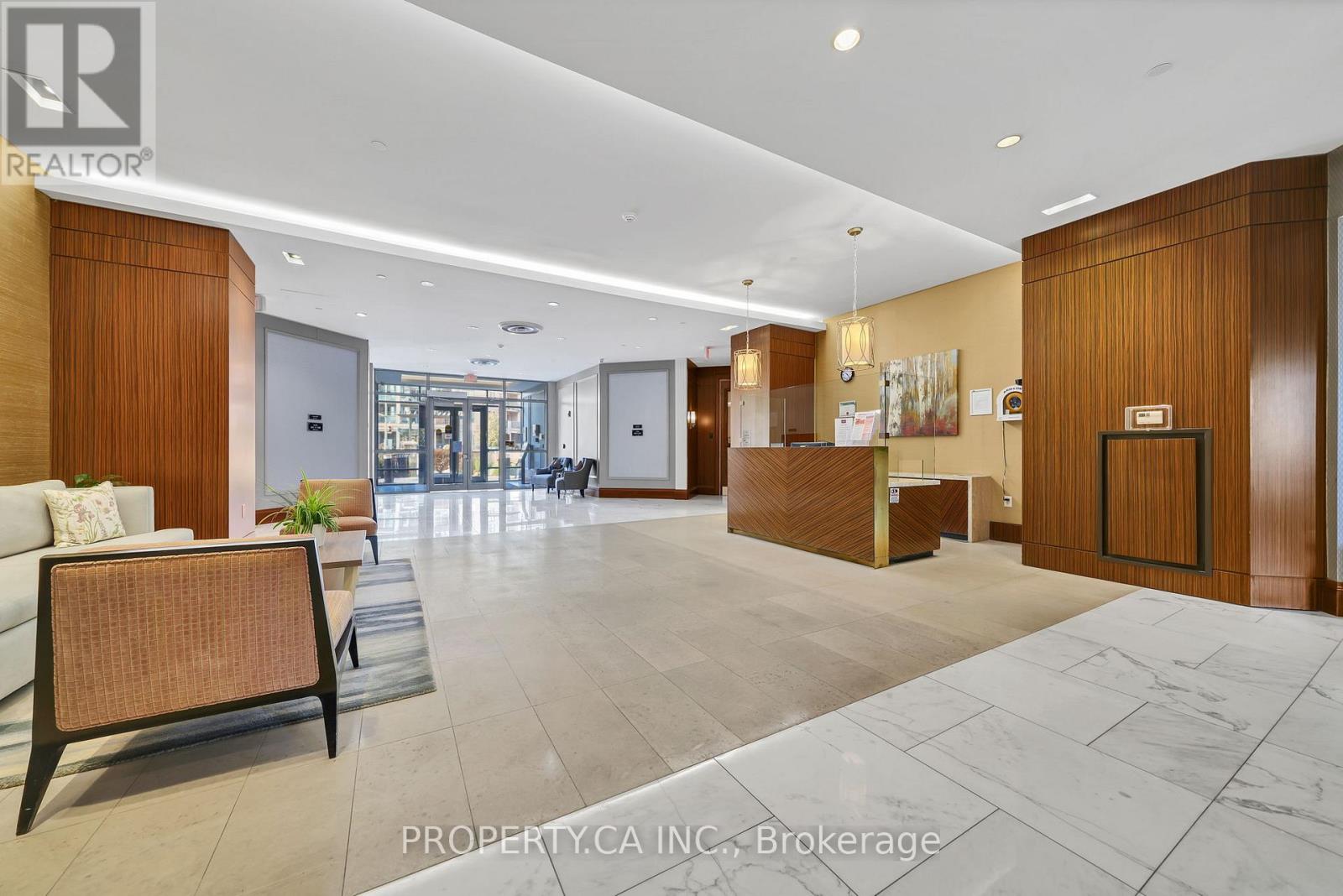 518 - 111 Civic Square Gate, Aurora, Ontario  L4G 0S6 - Photo 6 - N12471331